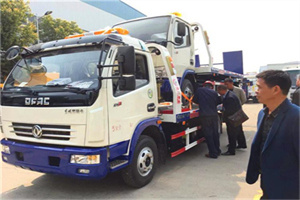 益阳汽车道路救援拖车价格